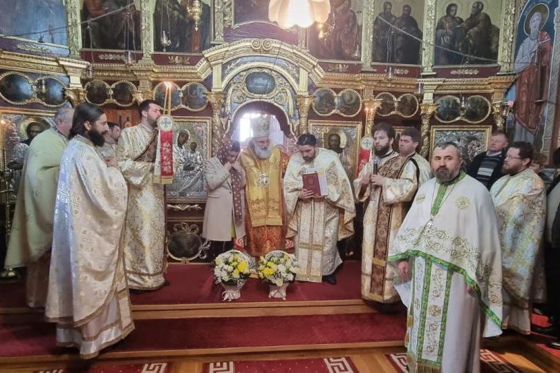 Liturghie arhierească la Mănăstirea Berzunți