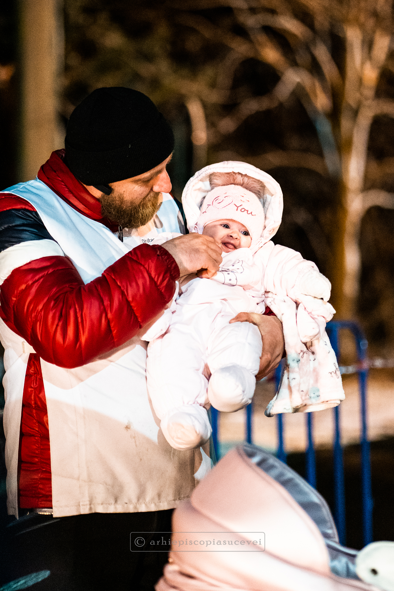 15 tone de ajutoare oferite de Arhiepiscopia Sucevei și Rădăuților pentru cetățenii ucraineni afectați de tensiunile militare