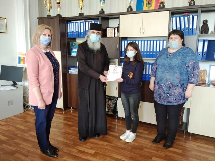 Burse pentru liceeni şi studenţi din partea Episcopiei de Bălţi