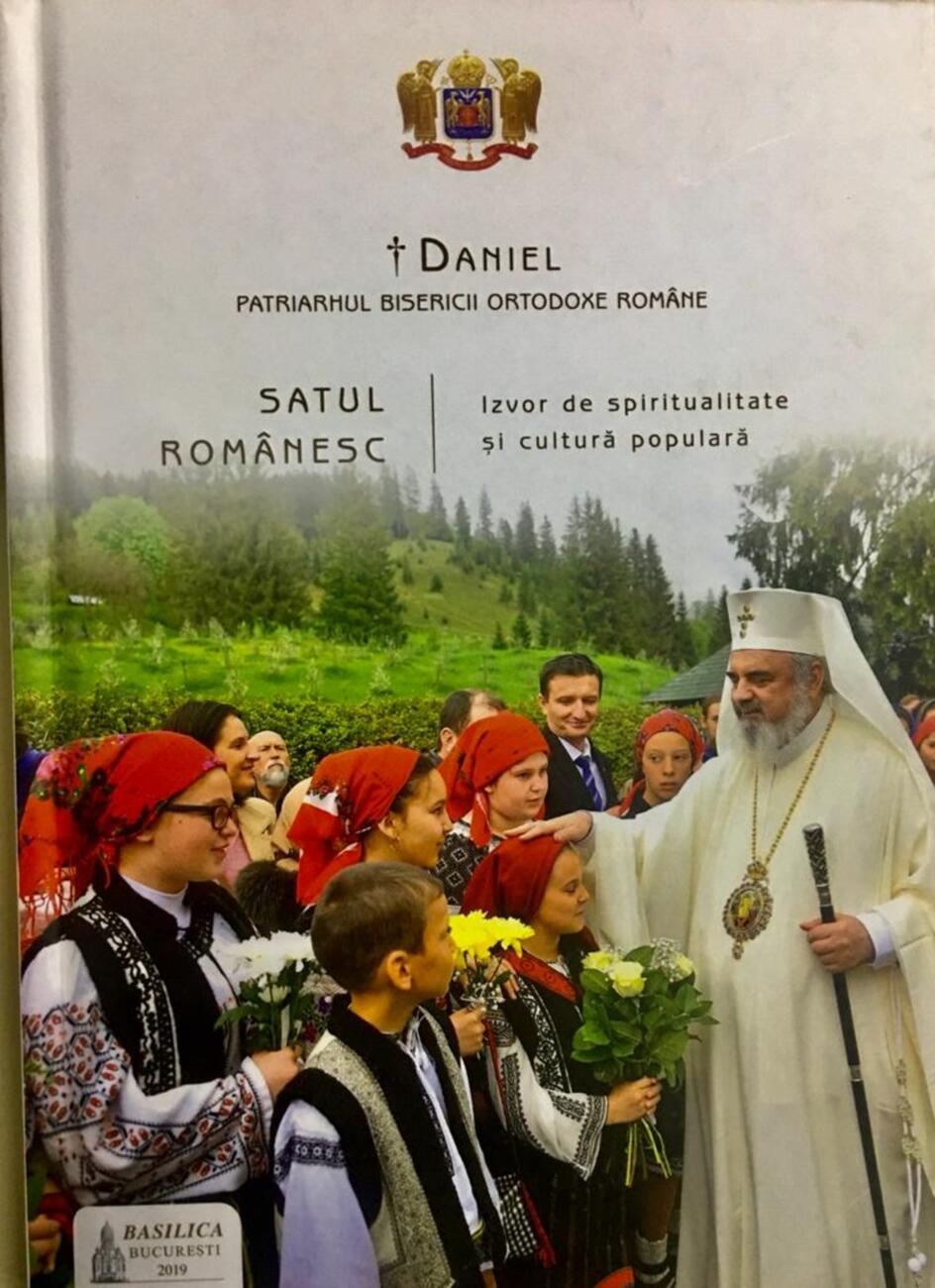 O carte despre Sat ca univers spiritual și cultură populară