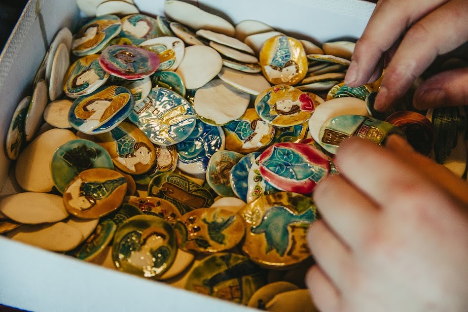 Mărțișoare „călătoare”, confecționate de ascoriștii albaiulieni