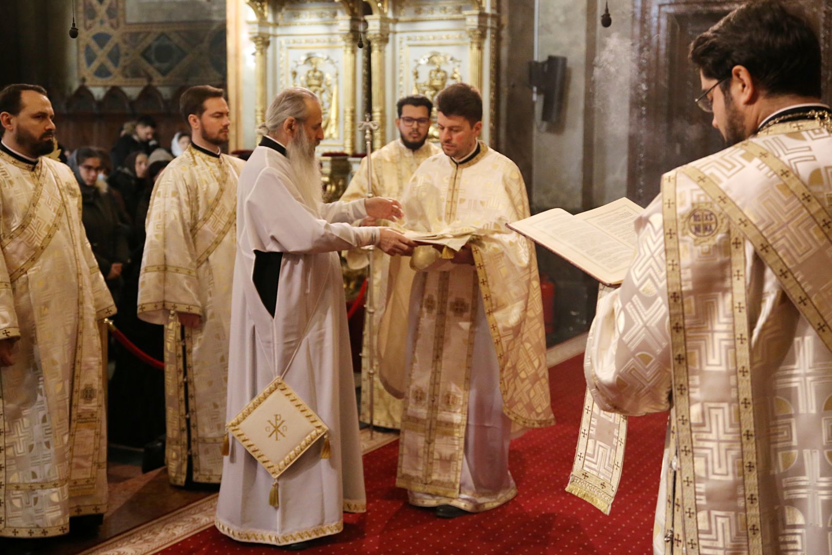 Prima duminică a Triodului, la Catedrala Mitropolitană din Iași: IPS Teofan a slujit în Duminica Vameșului și a Fariseului