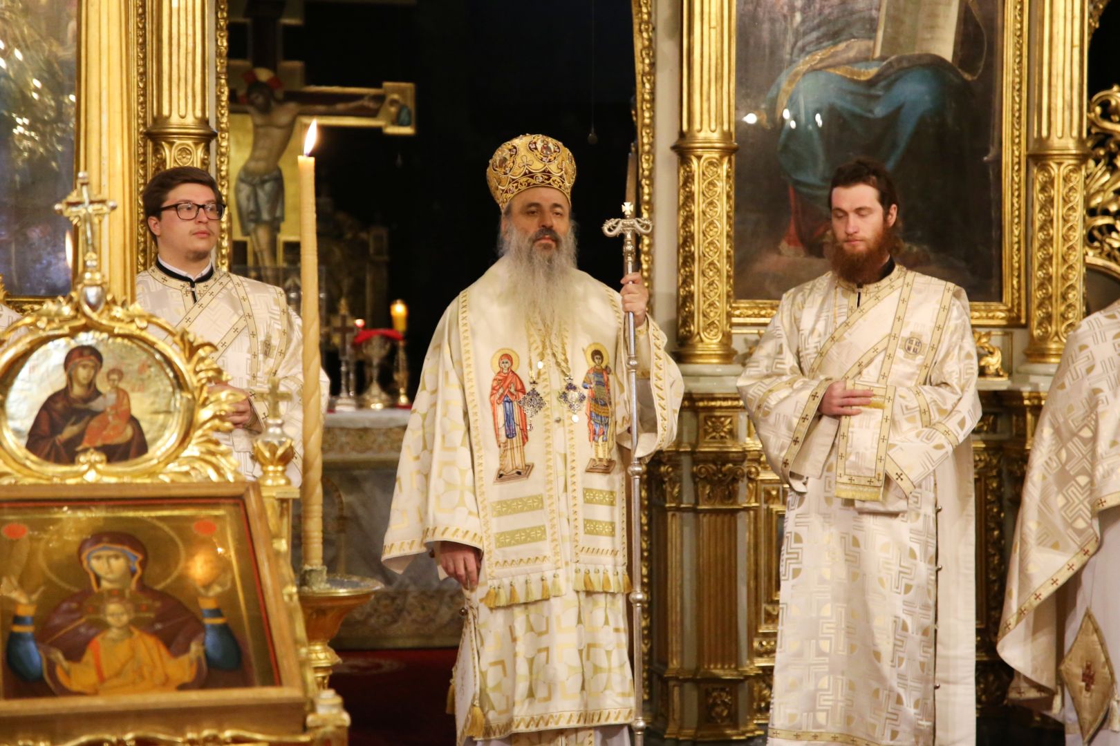 Prima duminică a Triodului, la Catedrala Mitropolitană din Iași: IPS Teofan a slujit în Duminica Vameșului și a Fariseului