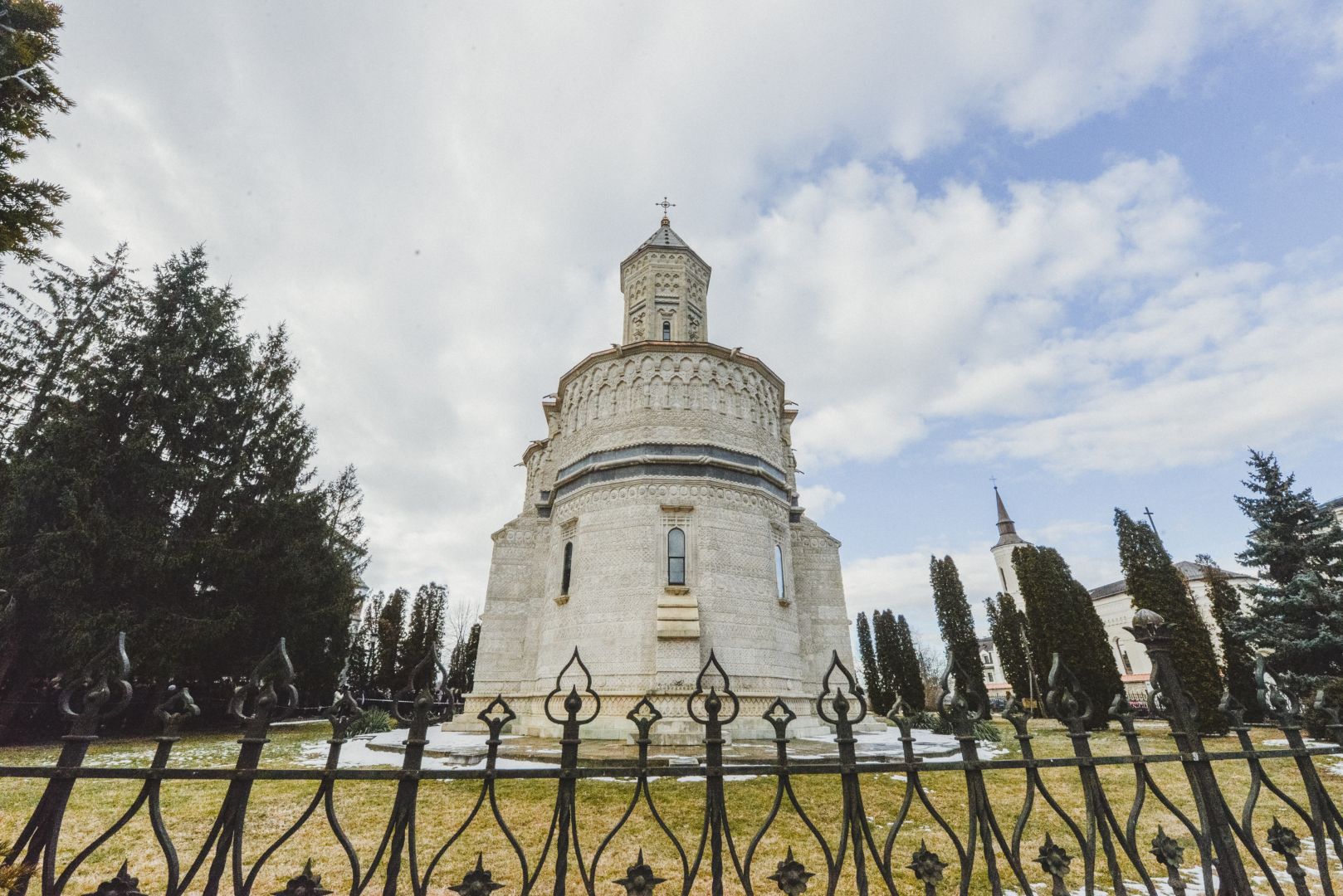 PS Nichifor Botoșăneanul, la hramul Mănăstirii „Sf. Trei Ierarhi”: „Viața sfinților ierarhi ne este pusă înainte ca semn de însuflețire”