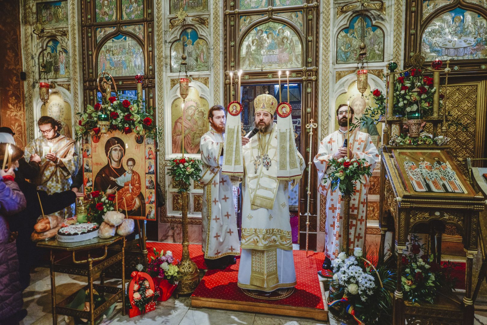 PS Nichifor Botoșăneanul, la hramul Mănăstirii „Sf. Trei Ierarhi”: „Viața sfinților ierarhi ne este pusă înainte ca semn de însuflețire”