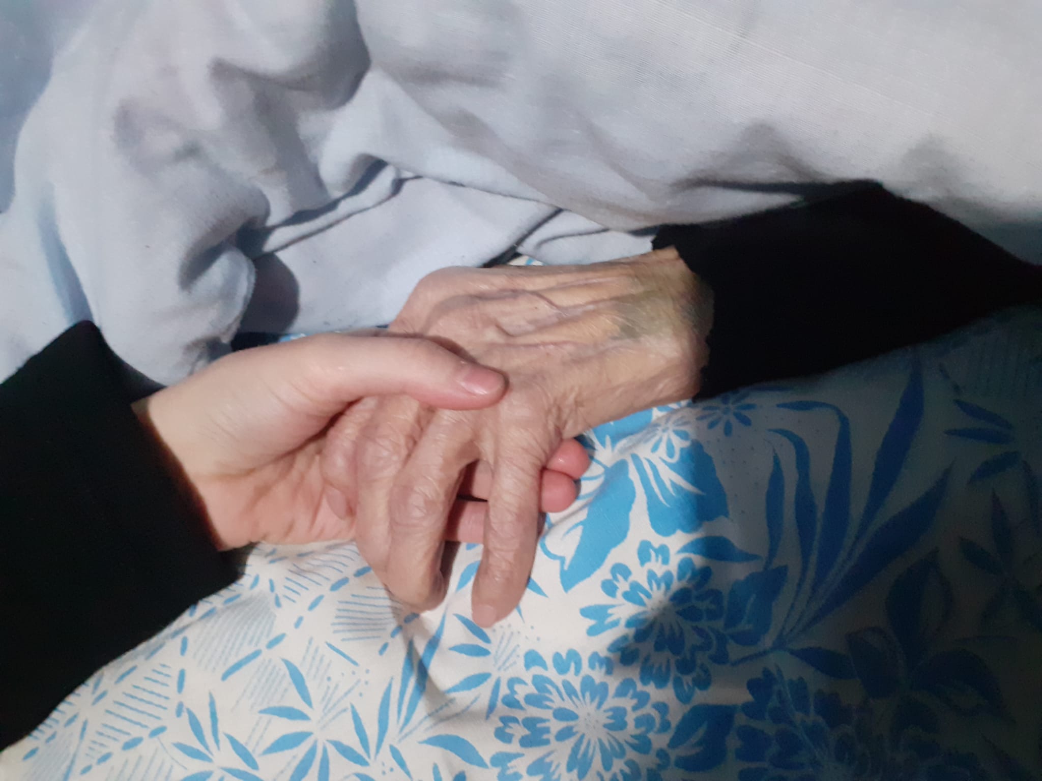 „Ce doriți, să vă dea Măicuța Domnului! Ea să vă audă și să vă povățuiască!” „Ce doriți, să vă dea Măicuța Domnului! Ea să vă audă și să vă povățuiască!”