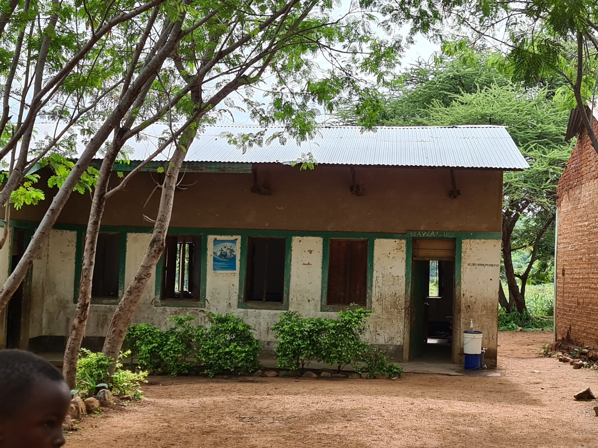 Nyamahana - curajul de a merge la şcoală