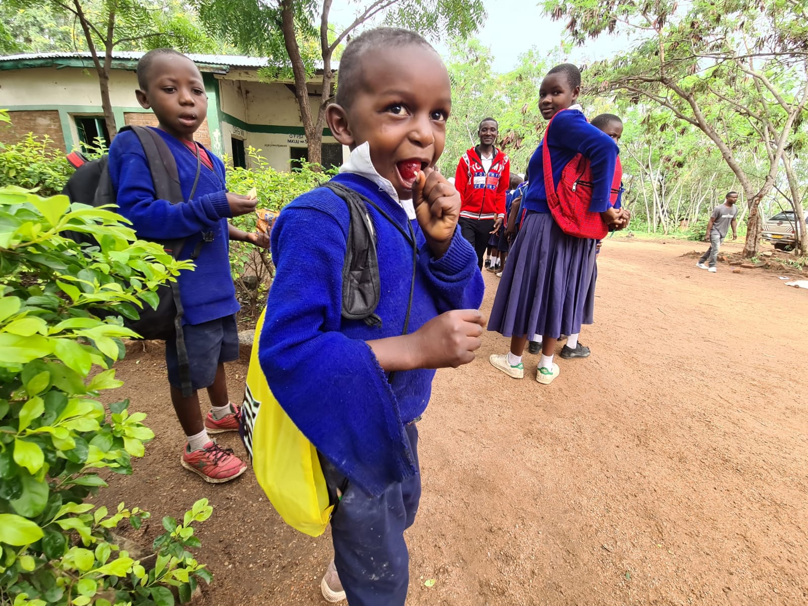 Nyamahana - curajul de a merge la şcoală