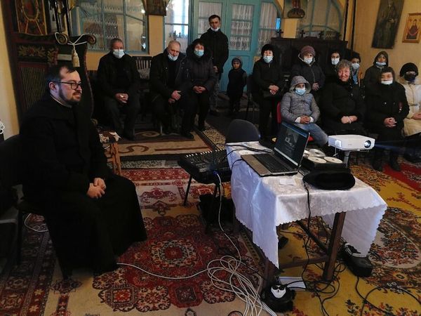 Întâlnire cu vârstnicii grupului catehetic din Parohia Petricica