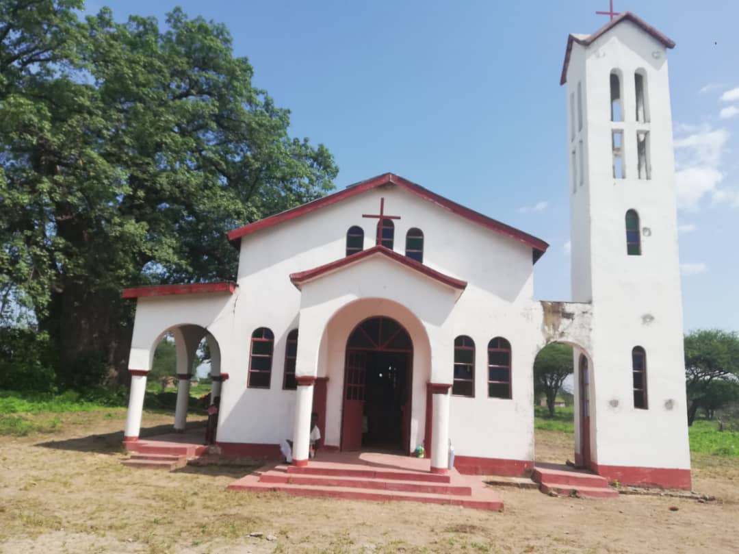 Pomenirea morților și întâlnire în parohia Sfântului Nicolae din Sasamambo