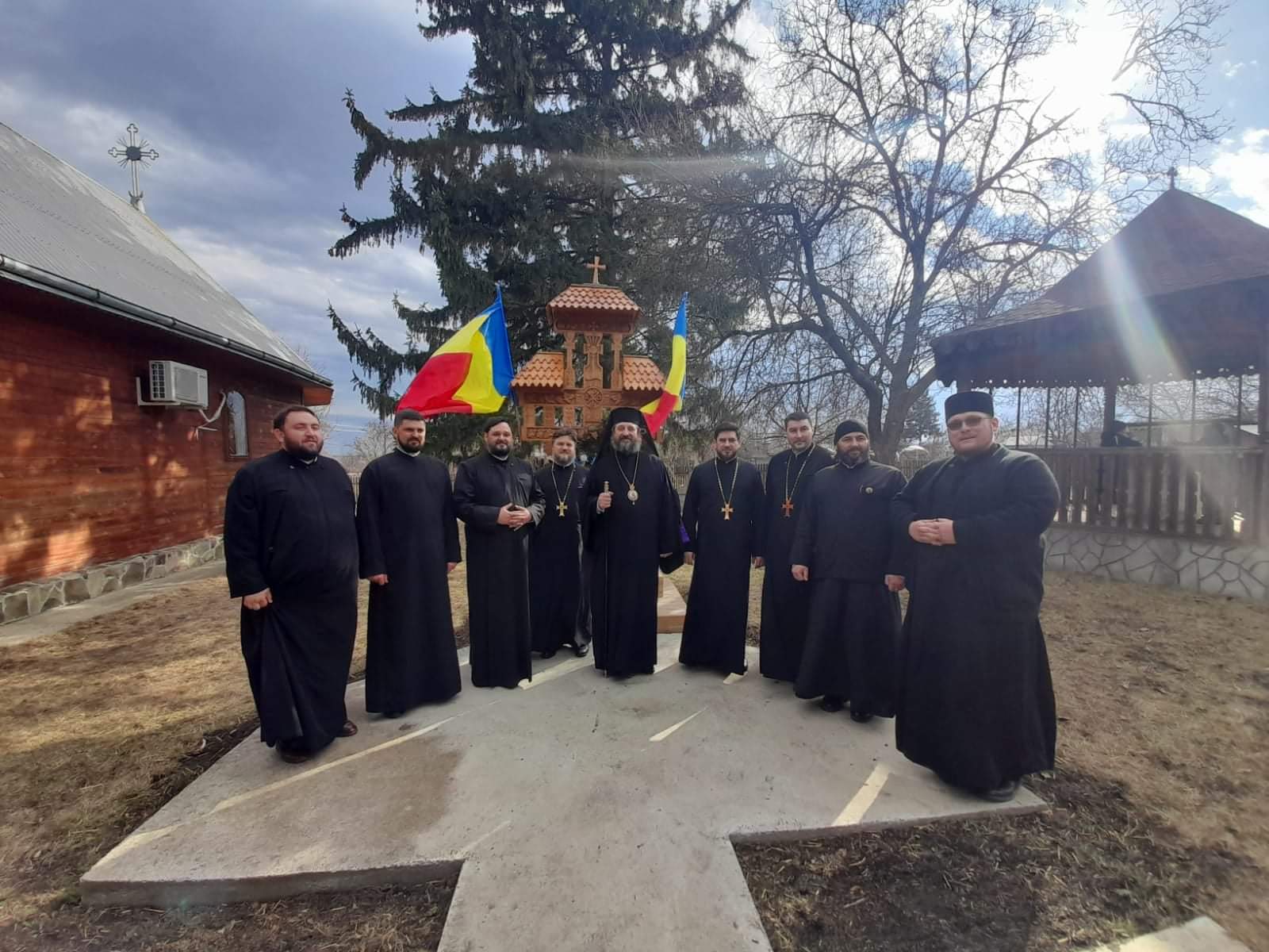 Slujbe arhierești în județul Botoșani: PS Nichifor Botoșăneanul a hirotonit un preot și a slujit la Mănăstirea Gorovei