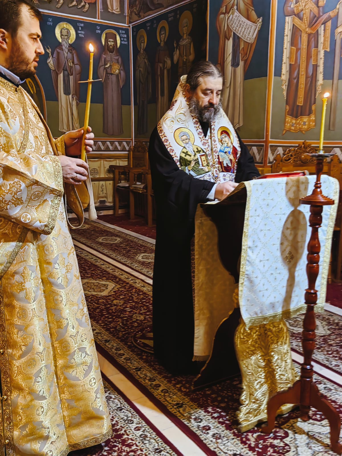 Slujbe arhierești în județul Botoșani: PS Nichifor Botoșăneanul a hirotonit un preot și a slujit la Mănăstirea Gorovei