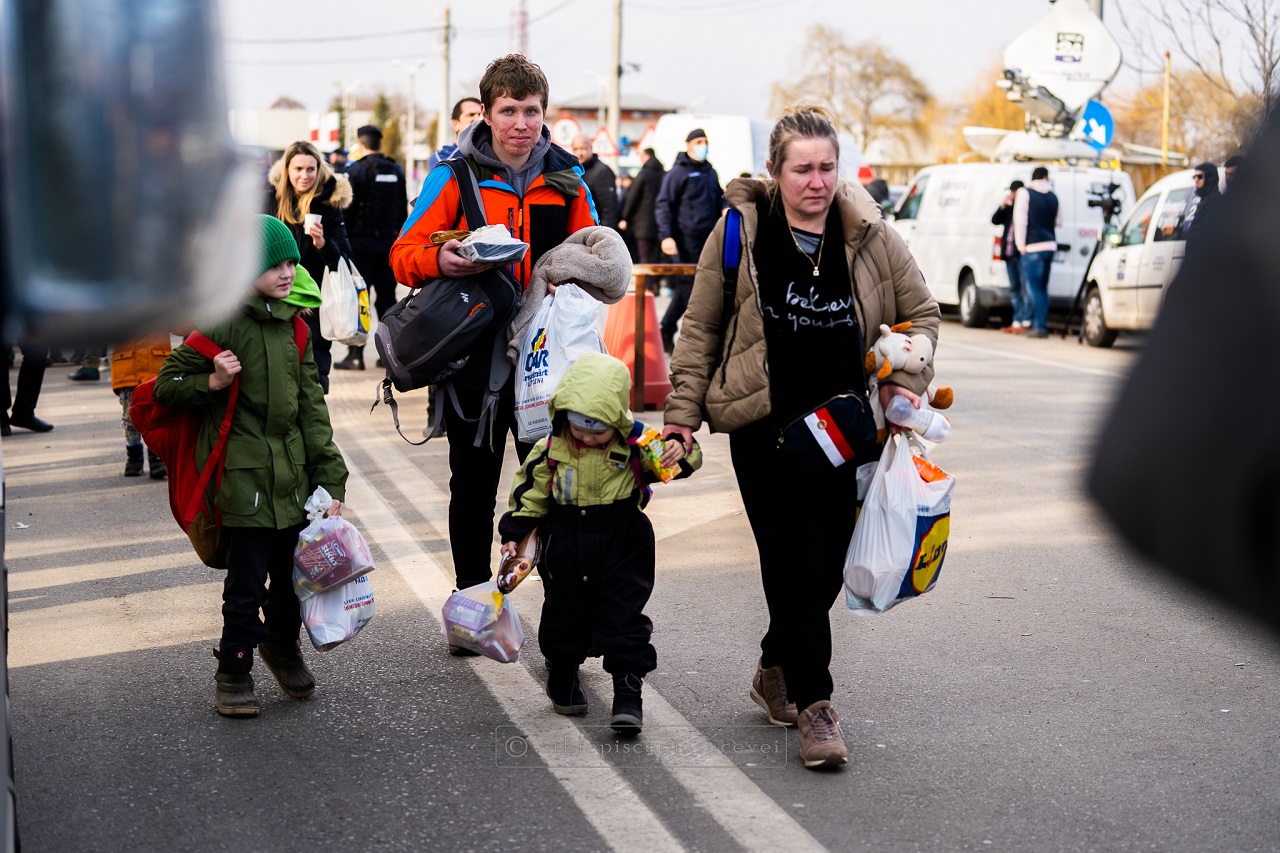 Arhiepiscopia Sucevei și Rădăuților se implică în sprijinirea refugiaților din Ucraina prin oferirea de alimente, asistență spirituală și locuri de cazare