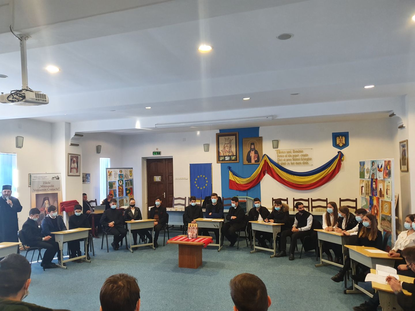 Activități dedicate ocrotitorilor învățământului teologic la Seminarul de la Mănăstirea Neamț