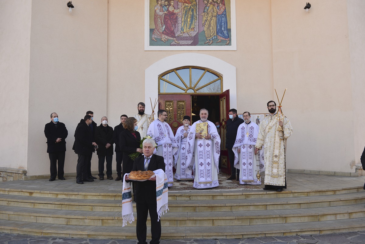 PS Părinte Nichifor Botoșăneanul, la Parohia „Sfântul Apostol Toma” din Iași: „În Biserică venim ca să ieșim mai îndreptați”