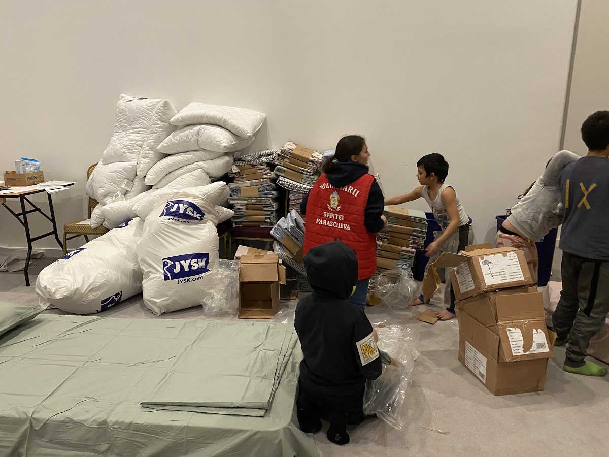 Centrul de evenimente Agora a suplimentat numărul locurilor de cazare destinate refugiaților. De astăzi vor putea fi găzduite aici 100 de persoane