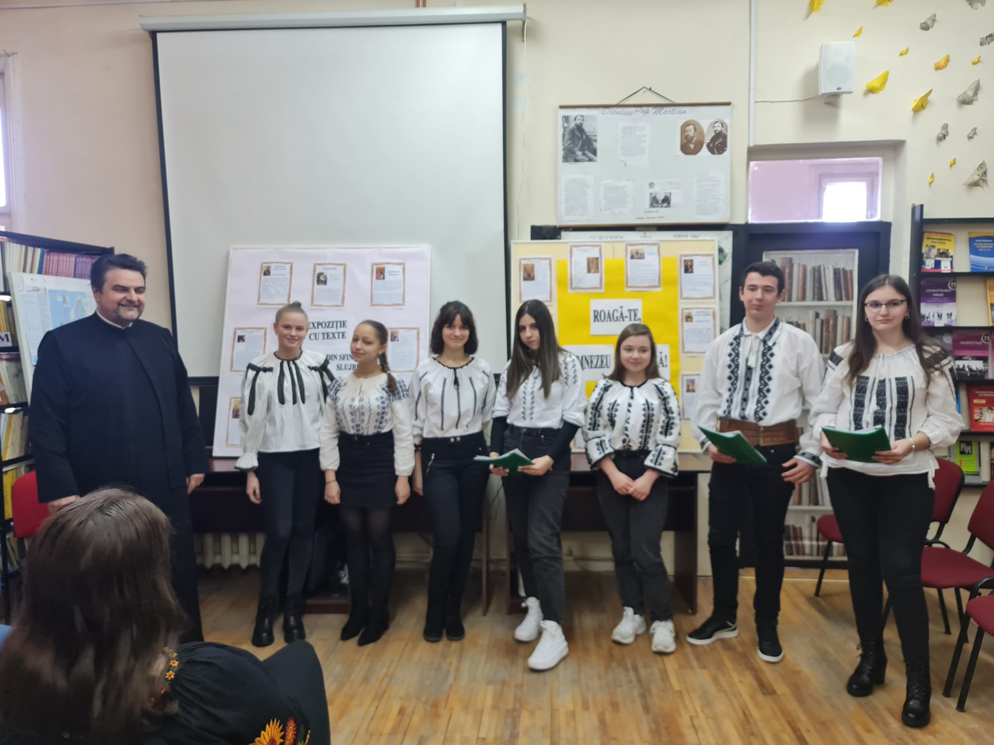 Alba Iulia: Expoziție cu texte, imne liturgice și artă culinară de post