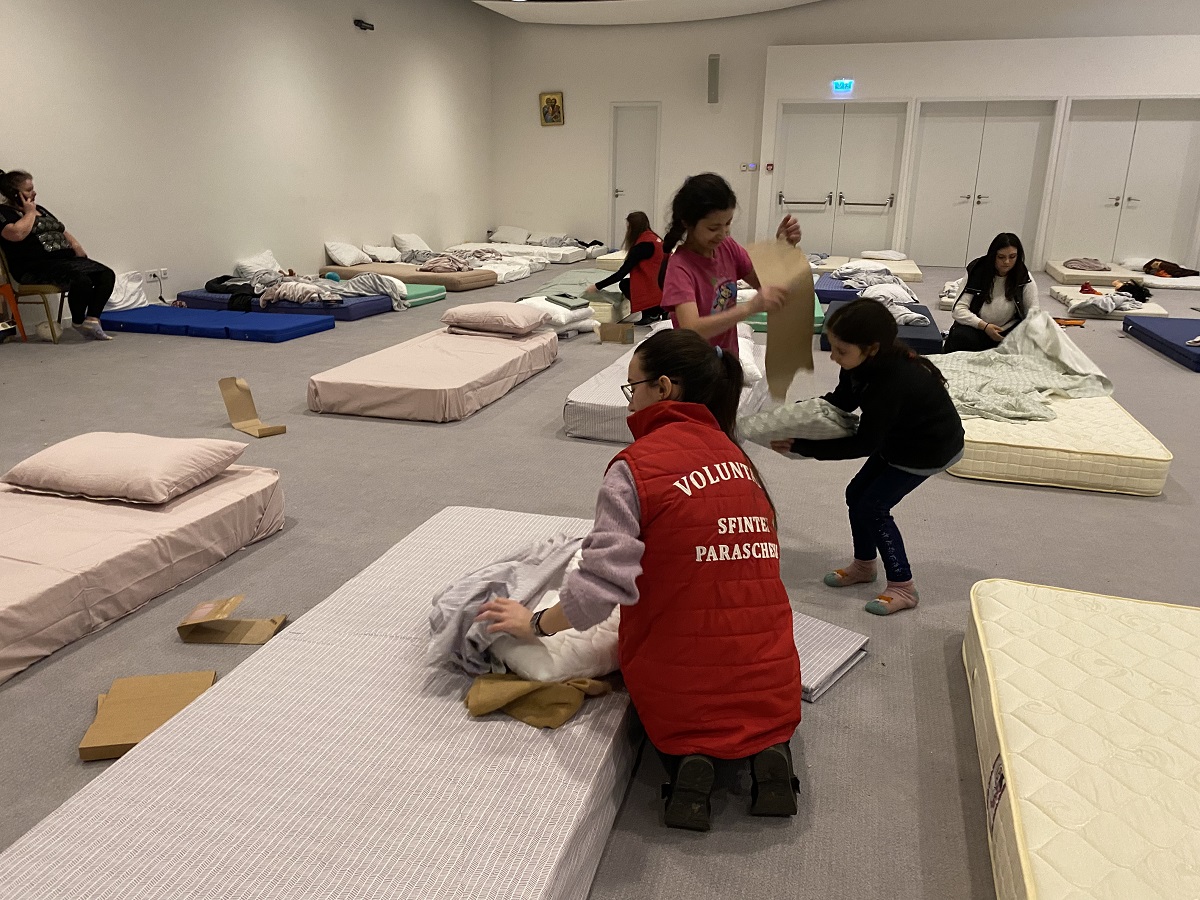 Centrul de evenimente Agora a suplimentat numărul locurilor de cazare destinate refugiaților. De astăzi vor putea fi găzduite aici 100 de persoane