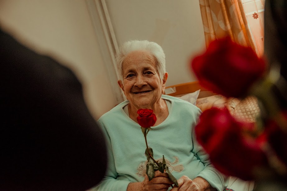 Mesajul ASCOR Alba Iulia cu prilejul Zilei de 8 Martie: „Odată înflorite florile, femeia rămâne cea mai frumoasă”