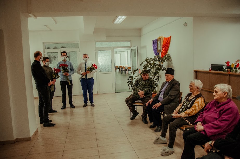 Mesajul ASCOR Alba Iulia cu prilejul Zilei de 8 Martie: „Odată înflorite florile, femeia rămâne cea mai frumoasă”