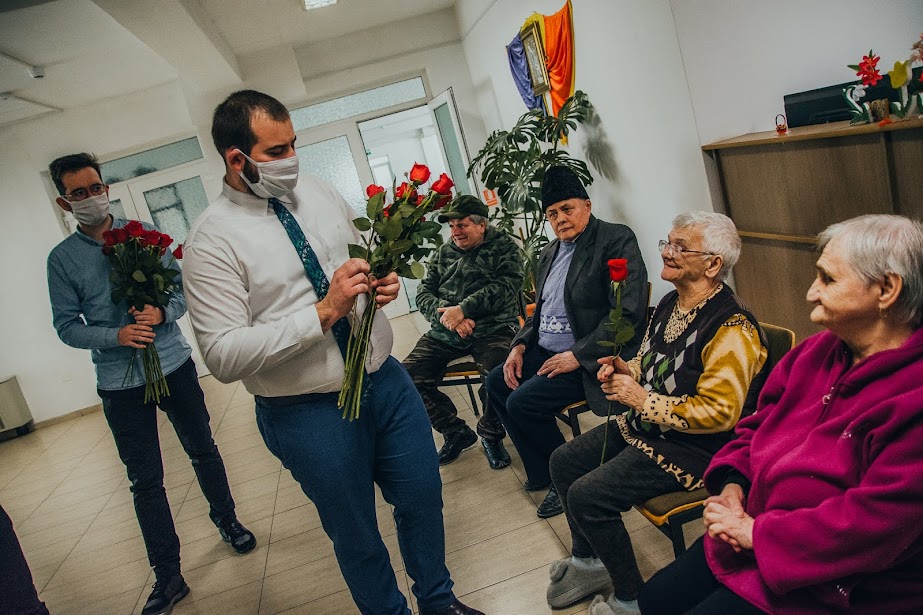 Mesajul ASCOR Alba Iulia cu prilejul Zilei de 8 Martie: „Odată înflorite florile, femeia rămâne cea mai frumoasă”