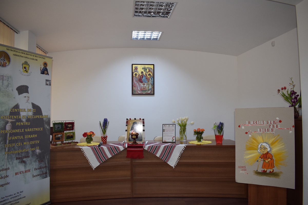 „Un mucenic și o lalea pentru bunicuța ta!”