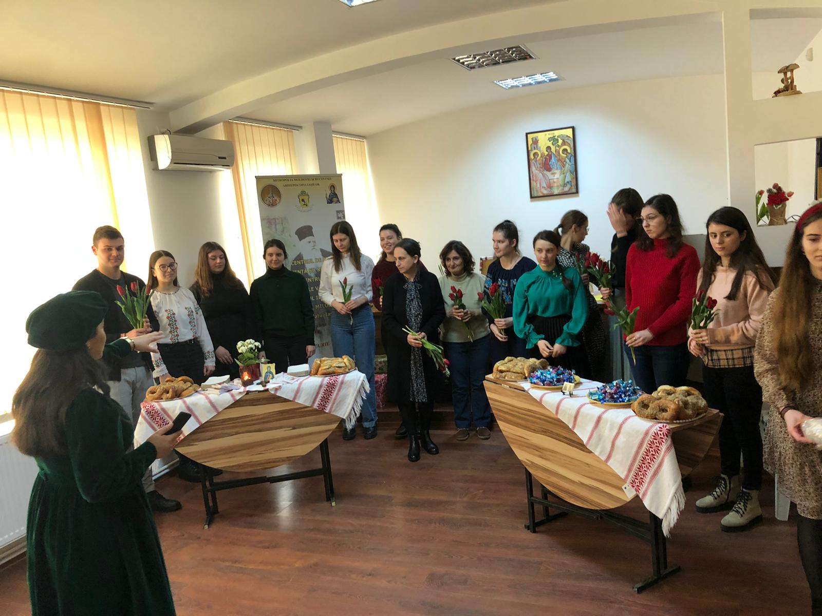 „Un mucenic și o lalea pentru bunicuța ta!”