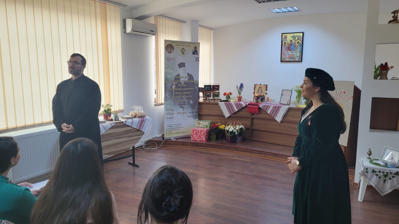 „Un mucenic și o lalea pentru bunicuța ta!”