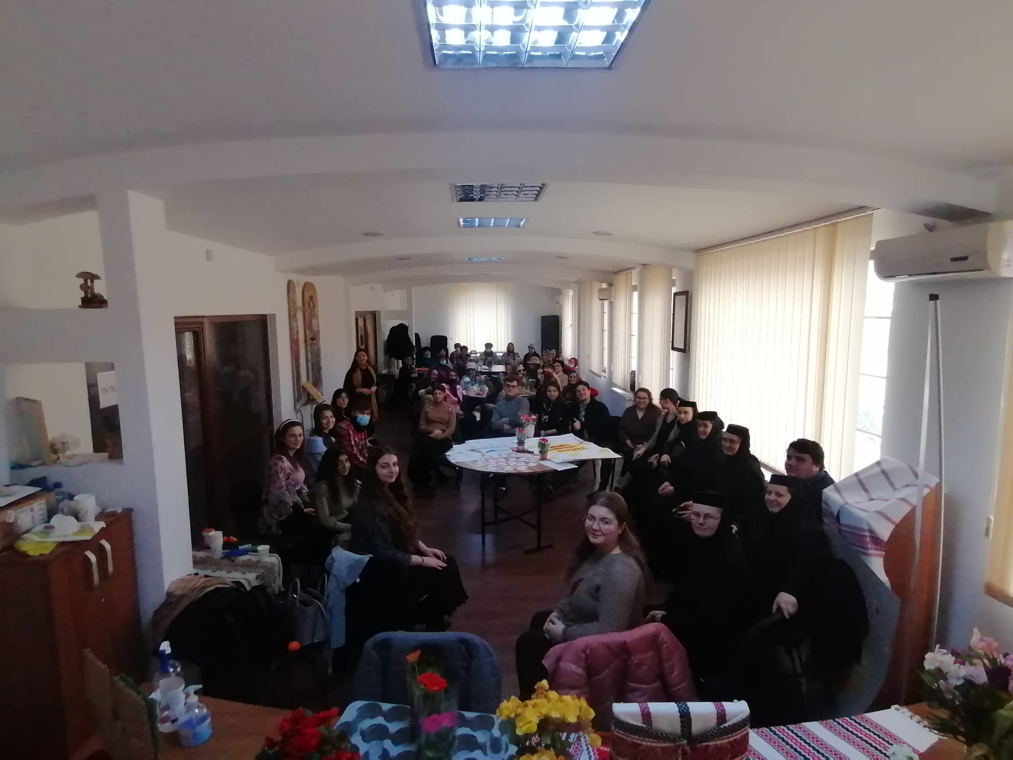 Ziua mondială a asistenței sociale, marcată la Iași de studenții teologi