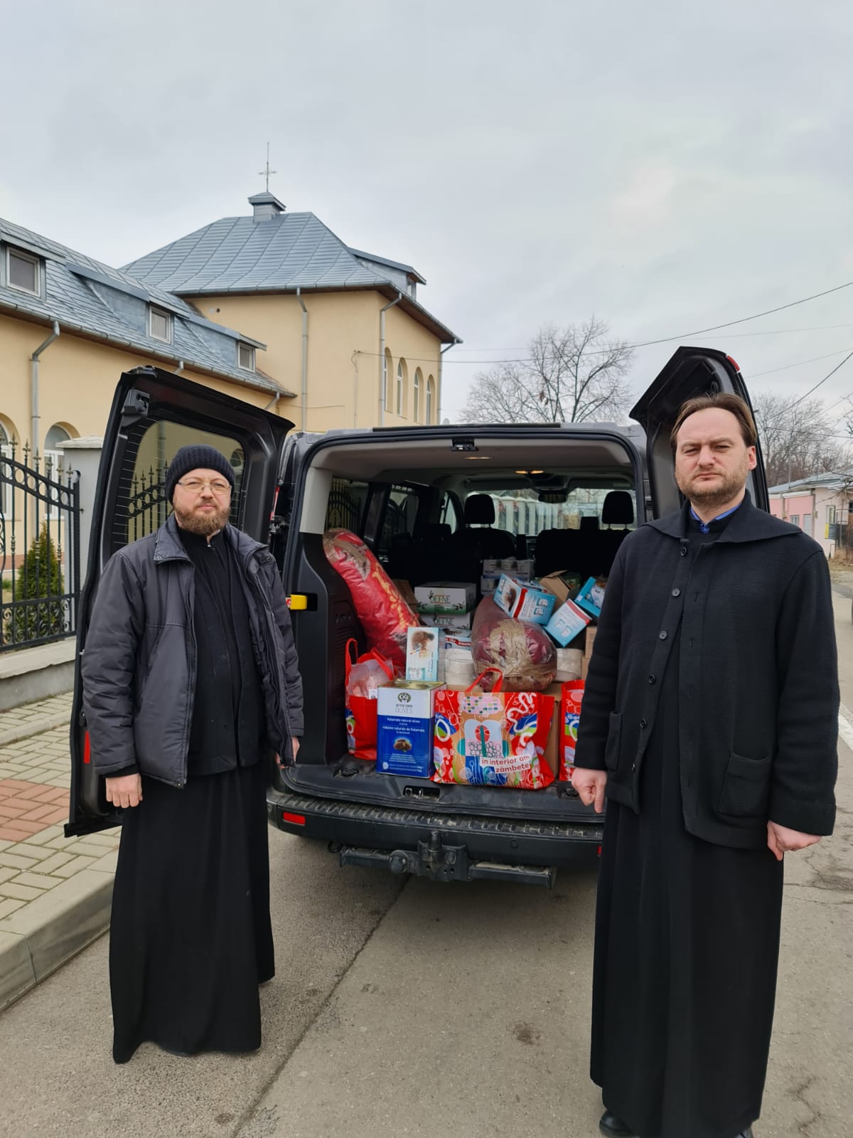 Preoții și comunitățile parohiale din Botoșani, în spijinul refugiaților din Ucraina