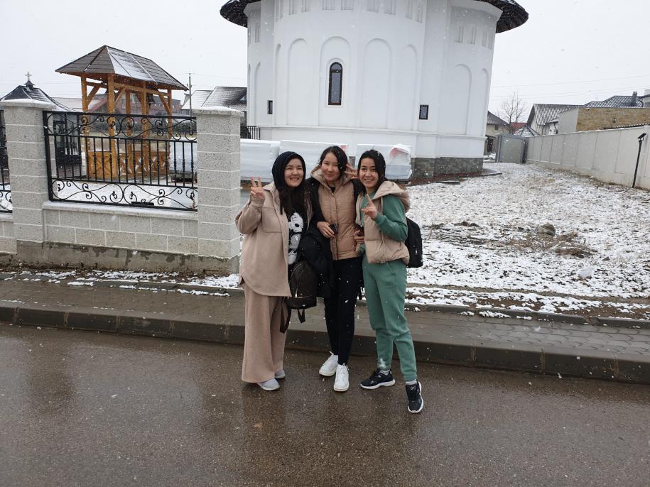 Parohia „Sfânta Ecaterina” din Botoșani oferă transport, cazare și masă pentru refugiații care au nevoie de sprijin