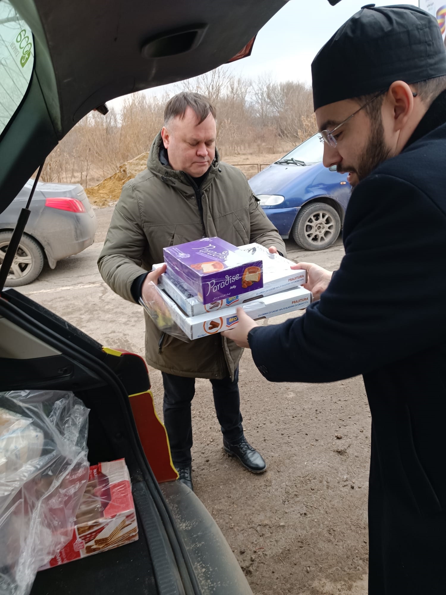 Cazare, masă caldă și sprijin duhovnicesc pentru sute de refugiați care trec zilnic prin vama Sculeni Cazare, masă caldă și sprijin duhovnicesc pentru sute de refugiați care trec zilnic prin vama Sculeni