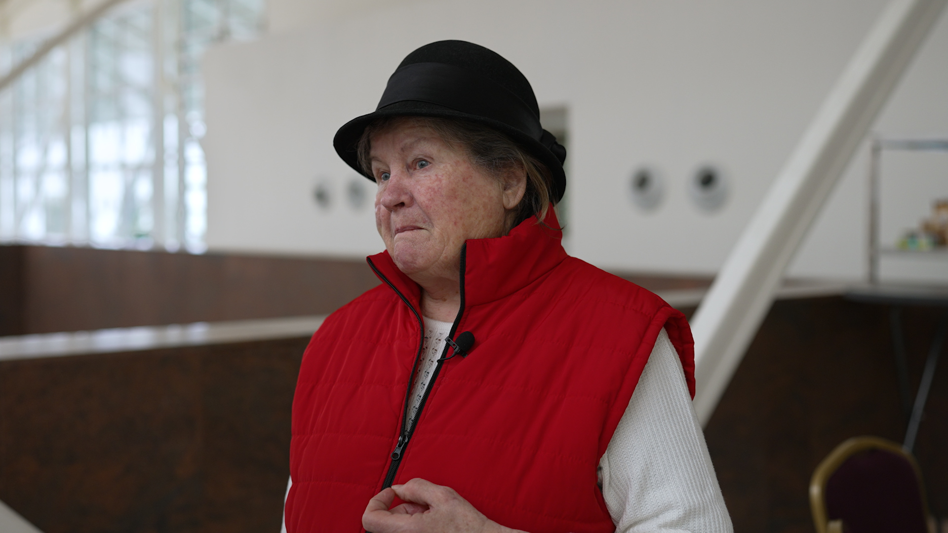 (Video) Voluntară la 77 de ani: Sunt născută la sfârșitul războiului și am sperat că nu voi mai apuca un război adevărat