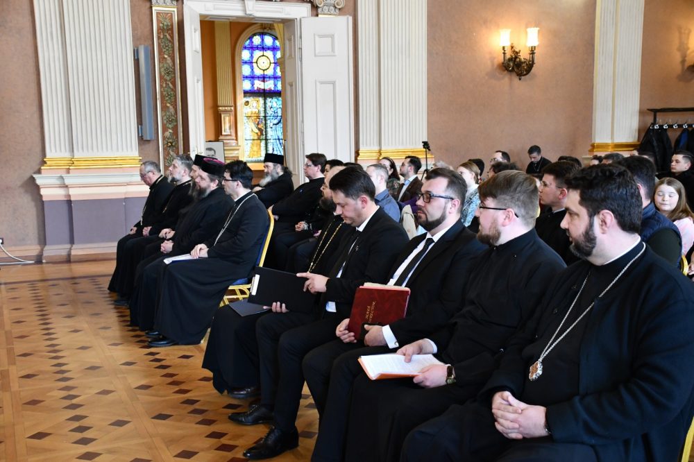 Ierarhii arădeni au fost prezenți la conferința profesorilor de religie ortodoxă, organizată în județul Arad