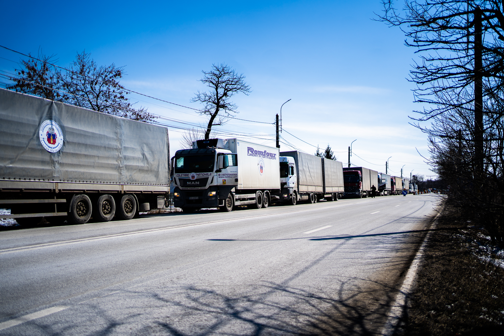 Un nou convoi umanitar din Arhiepiscopia Sucevei și Rădăuților a ajuns la Cernăuți