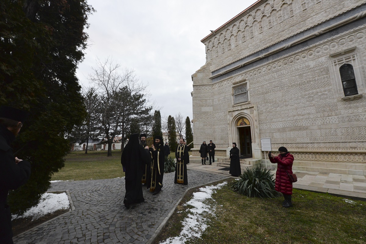 PS Părinte Nichifor Botoșăneanul, la slujba Canonului: „Adevărata pocăință nu înseamnă o învinovățire, ci hotărâre de a ne schimba viața”