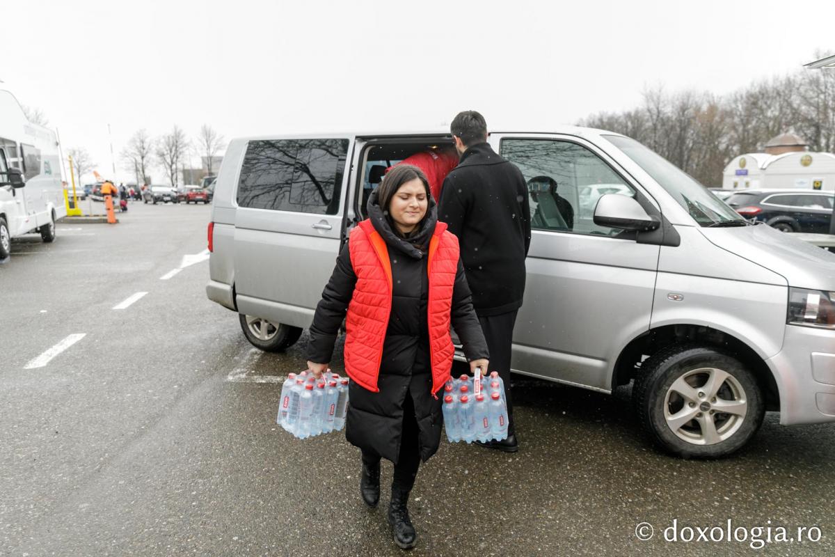 Umanitate în comunitate: Depozit de colectare a bunurilor pentru refugiați, la Centrul de evenimente „Agora”