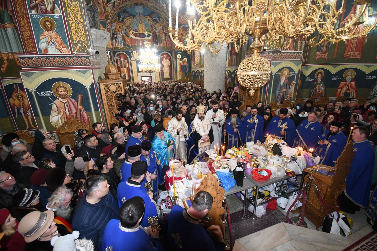 PS Nichifor Botoșăneanul a slujit Taina Sfântului Maslu la Mănăstirea Hadâmbu