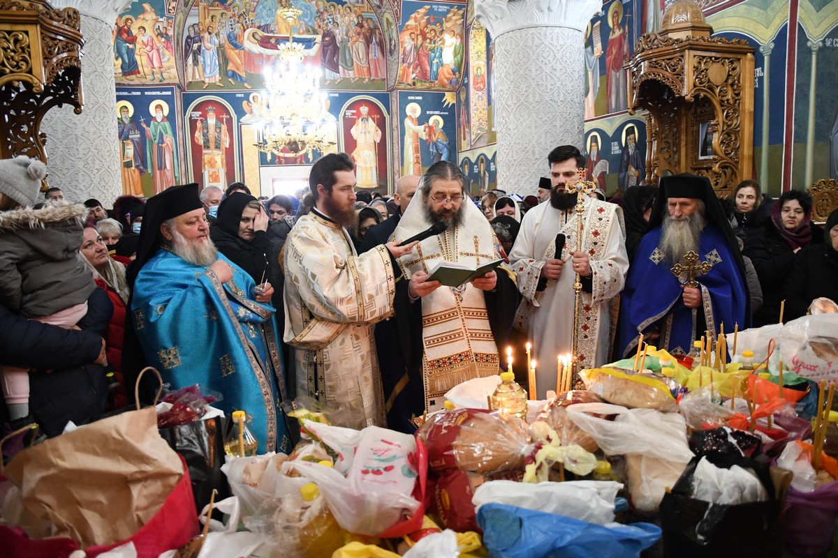 PS Nichifor Botoșăneanul a slujit Taina Sfântului Maslu la Mănăstirea Hadâmbu