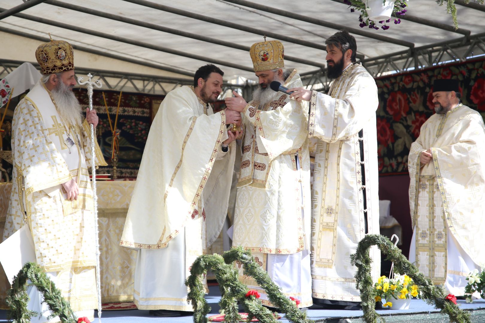 Duminica Sfintei Cruci, la Parohia Bârnova: 104 ani de recunoștință pentru cei care au semnat unirea Basarabiei cu România