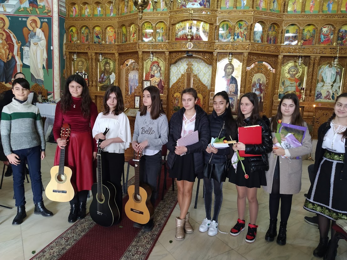 Concurs de poezie dedicat mamei, la Parohia „Sfântul Mare Mucenic Mina” din Buzău