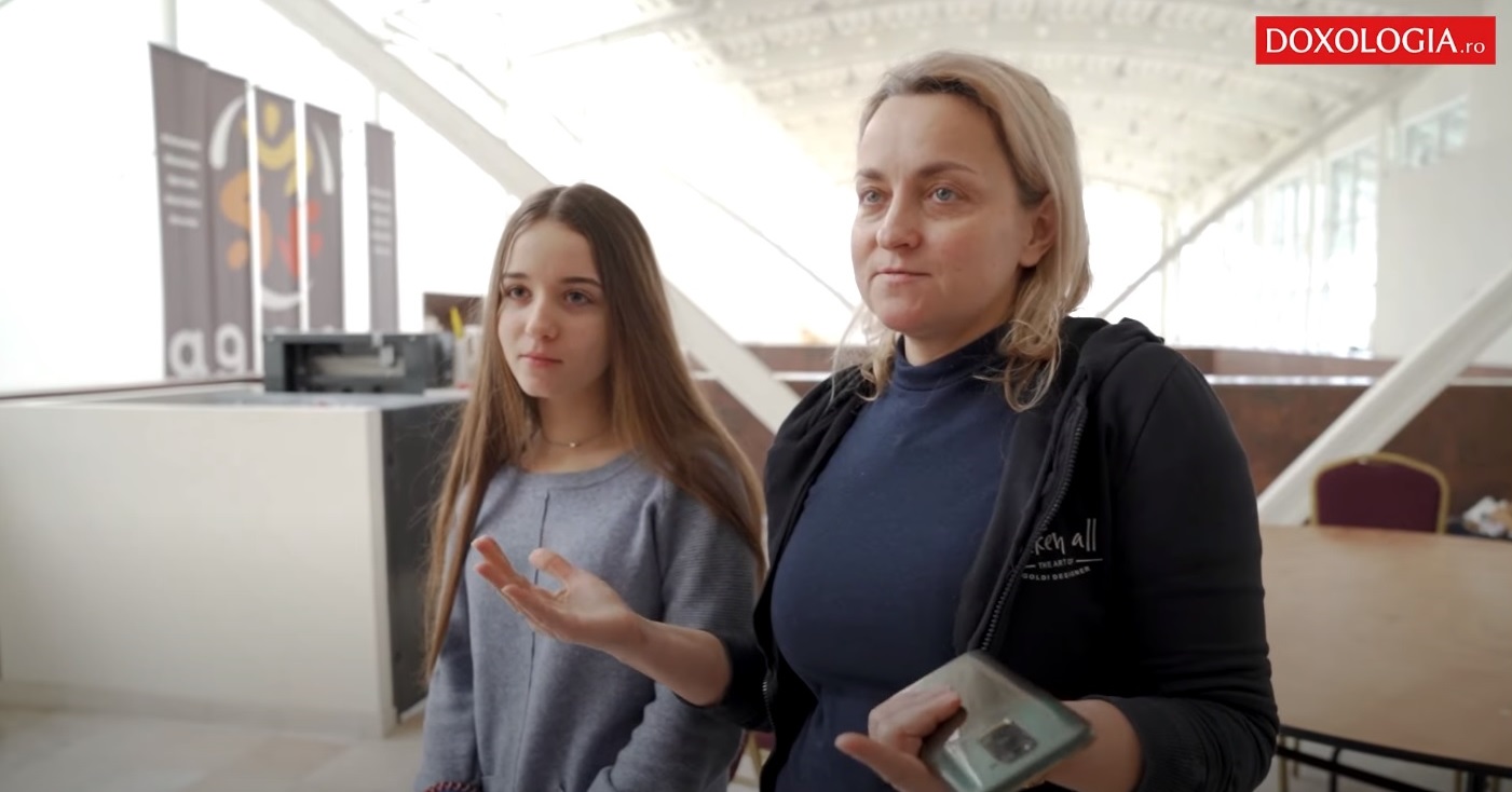 Cu fiica cea mică în refugiu și cu inima acasă – alături de fiica cea mare Cu fiica cea mică în refugiu și cu inima acasă – alături de fiica cea mare