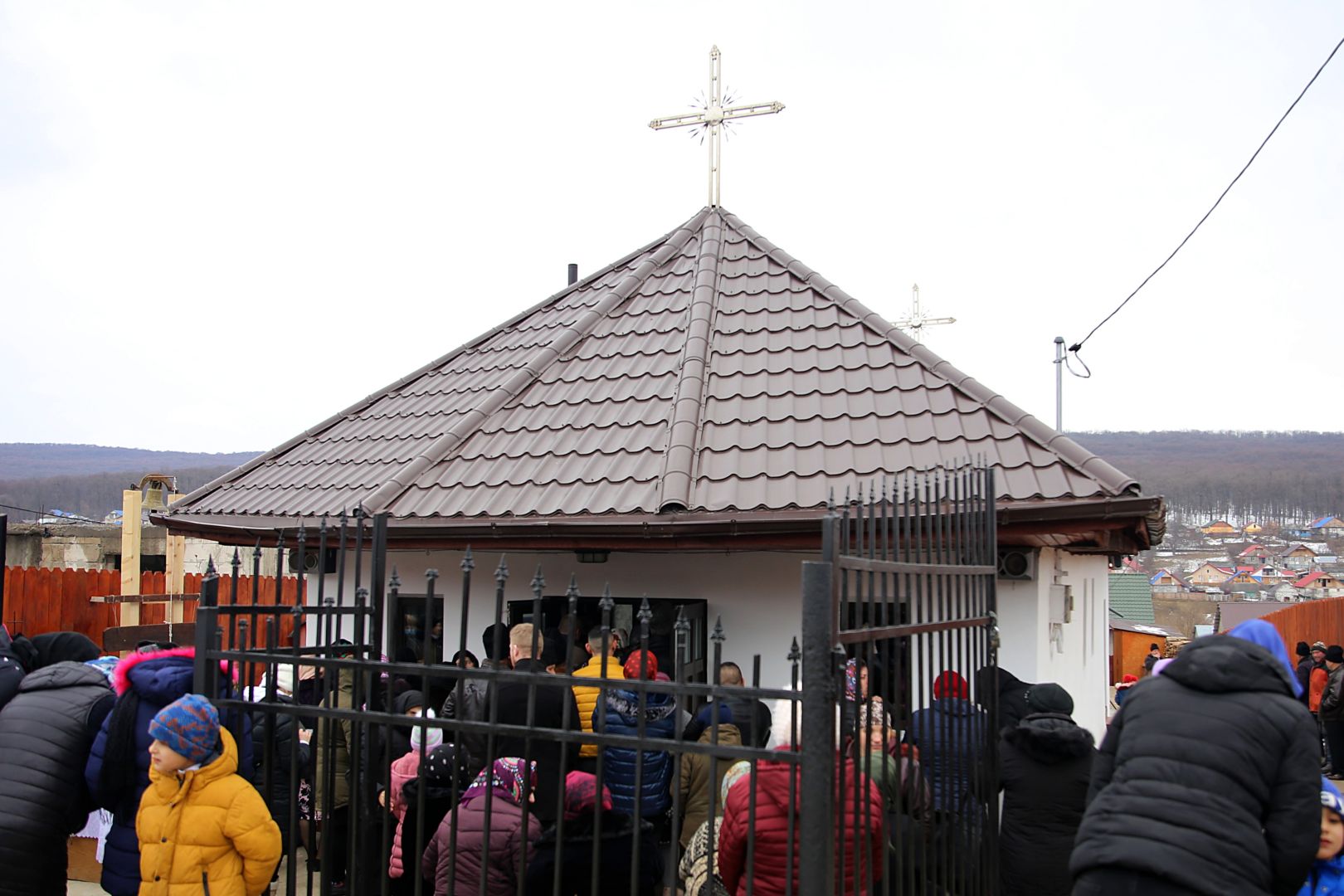 În Duminica dinaintea Postului Mare, IPS Teofan ne îndeamnă să fim mai aproape de familie și de Dumnezeu