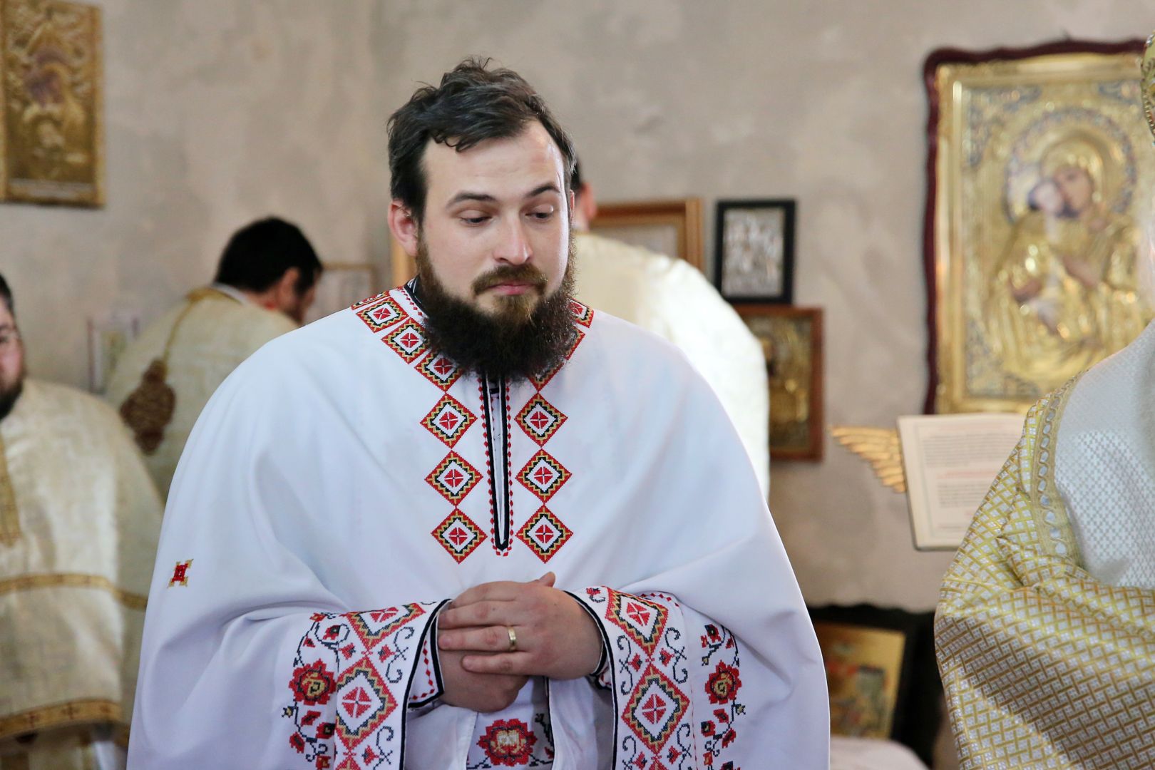 În Duminica dinaintea Postului Mare, IPS Teofan ne îndeamnă să fim mai aproape de familie și de Dumnezeu