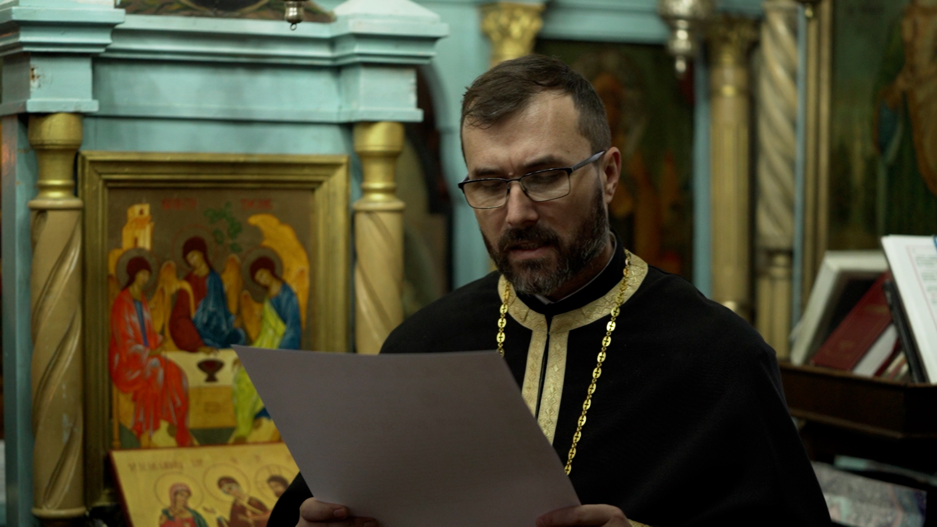 Slujbă arhierească și sfințire de casă socială la Parohia „Sf. Varvara” din Șorogari