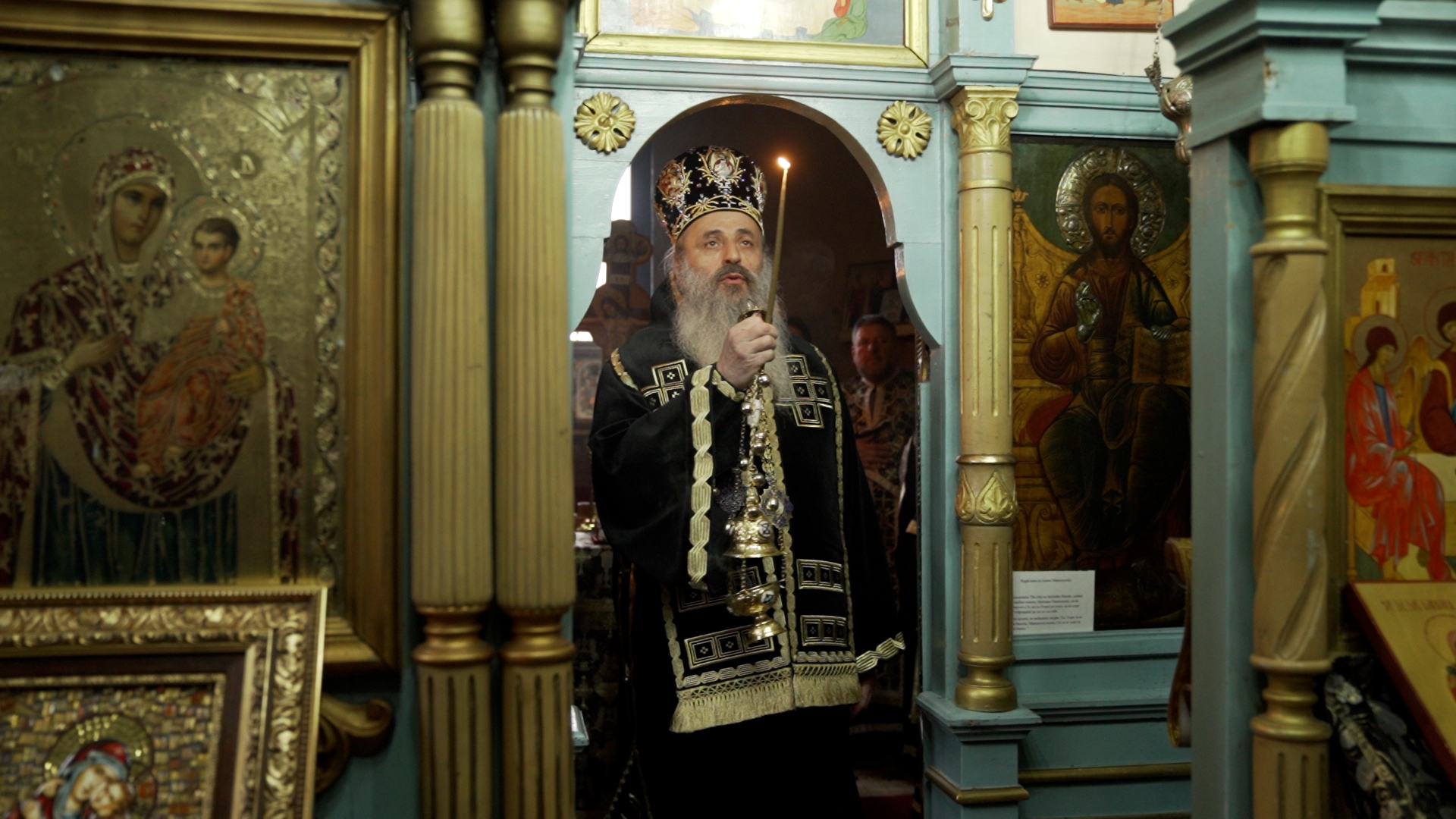 Slujbă arhierească și sfințire de casă socială la Parohia „Sf. Varvara” din Șorogari