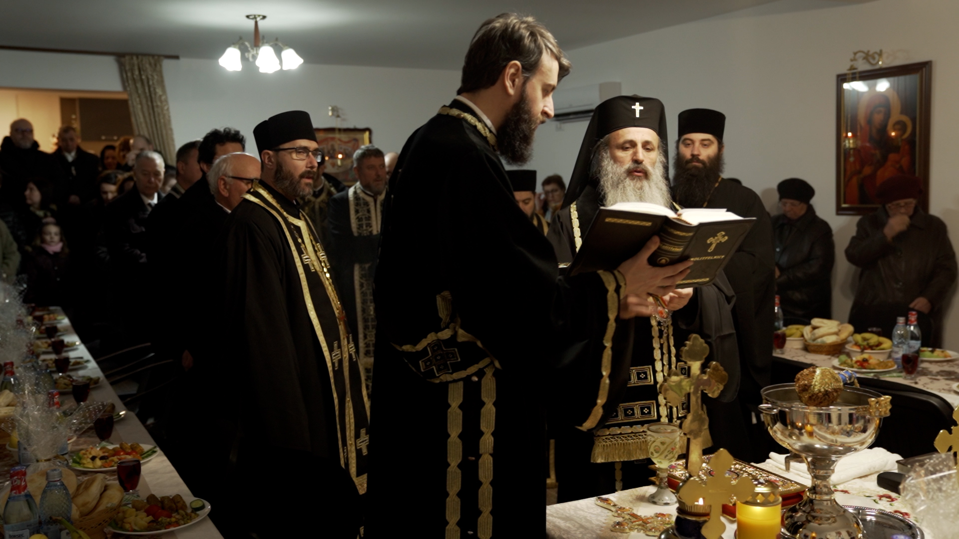 Slujbă arhierească și sfințire de casă socială la Parohia „Sf. Varvara” din Șorogari