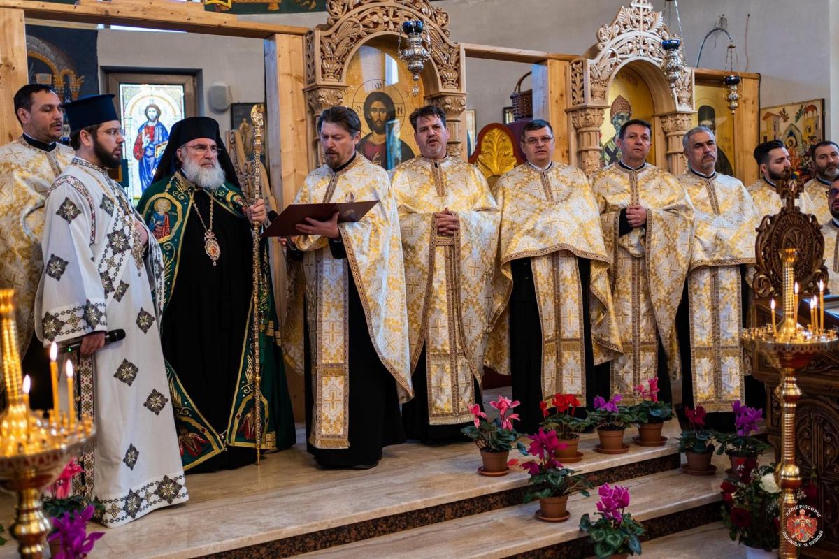 Vecernie arhierească în Parohia Lazaret din Bacău