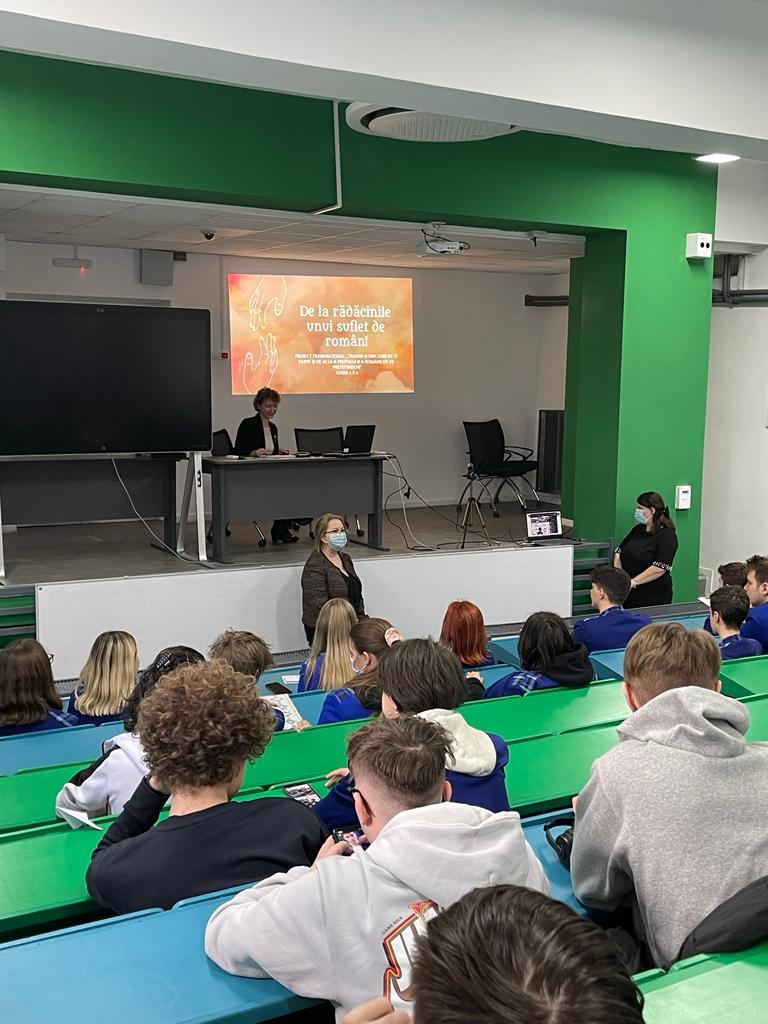 Volumul „De la rădăcinile unui suflet de român!”, lansat la Liceul de Informatică „Grigore Moisil” din Iași