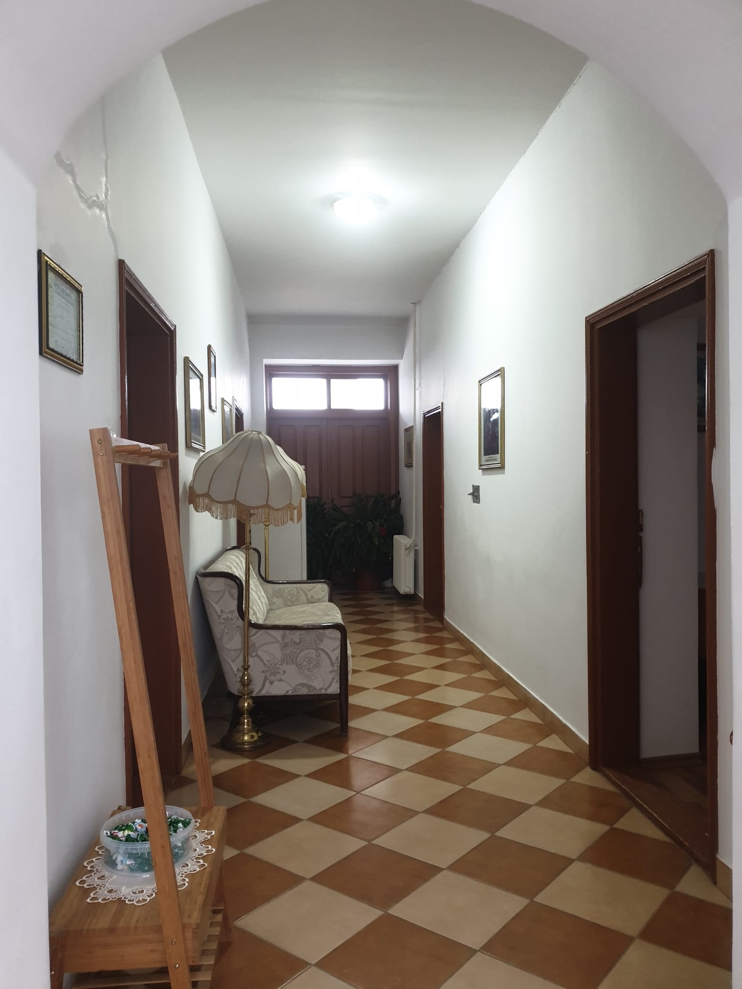 Familie de refugiați din Kiev, găzduită la Mănăstirea Văratic